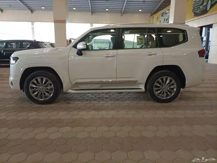 تويوتا لاندكروزر GXR L3 2025 2