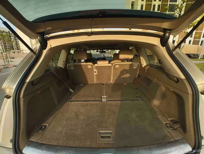 audi Q7 2010 8
