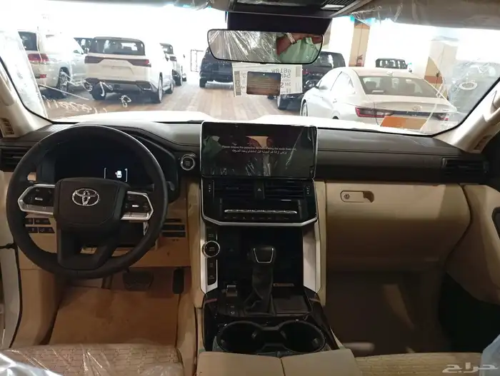 تويوتا لاندكروزر GXR L3 2025 9