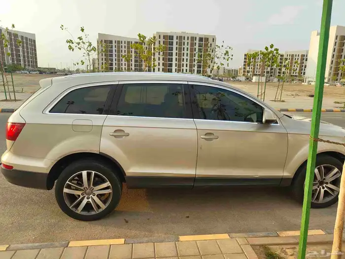 audi Q7 2010 6