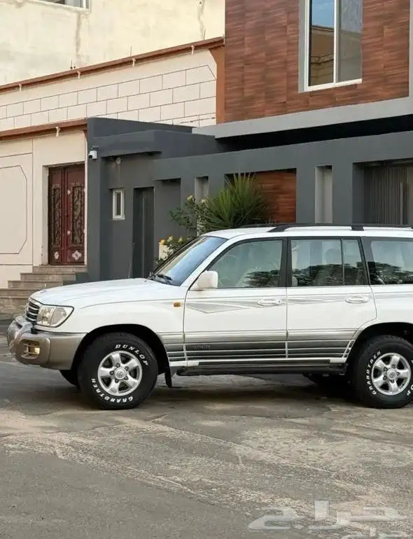 لاندكروزر 2002 VXR خليجي 8 سلندر قير عادي او البدل المناسب 4