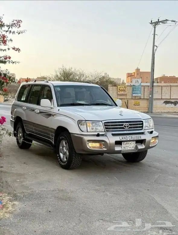 لاندكروزر 2002 VXR خليجي 8 سلندر قير عادي او البدل المناسب 7