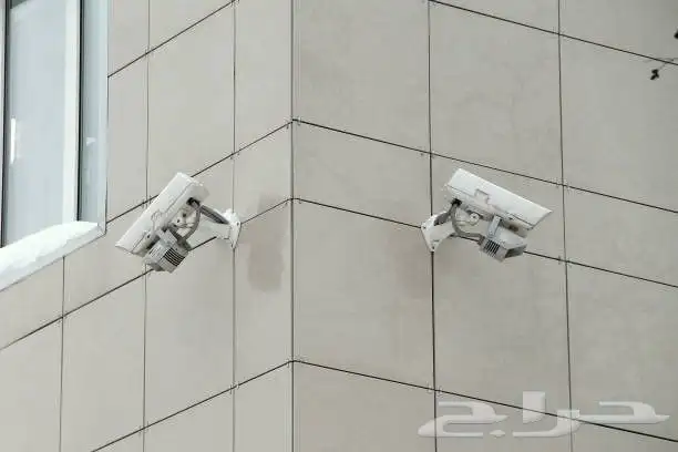 فني كاميرات مراقبة 2