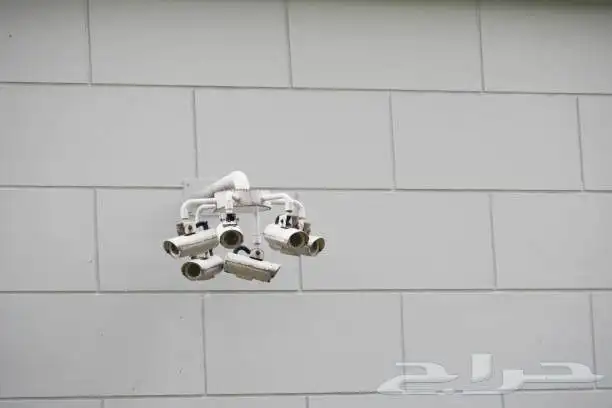 فني كاميرات مراقبة 4