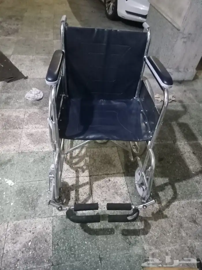 للبيع كرسي لذوي الاحتياجات الخاصة للبيع بسعر مغري 1