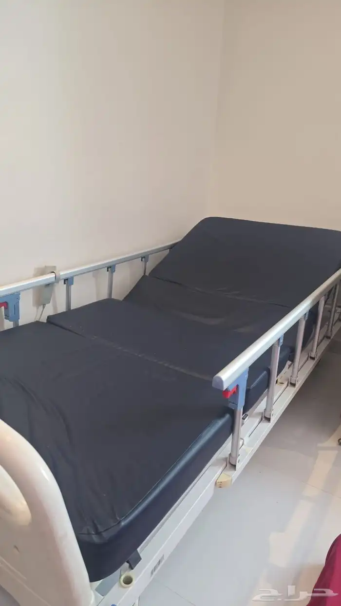 سرير طبي استخدام 3 اشهر 1