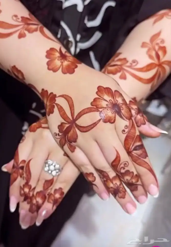 2نقاشه بالرياض نقش حنأء 1