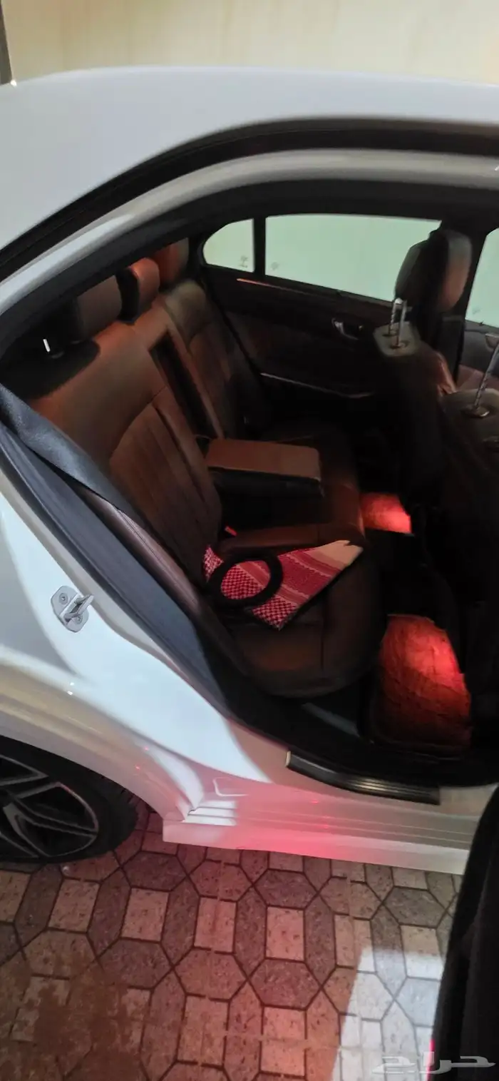 مرسيدس E500 V8 Biturbo 28