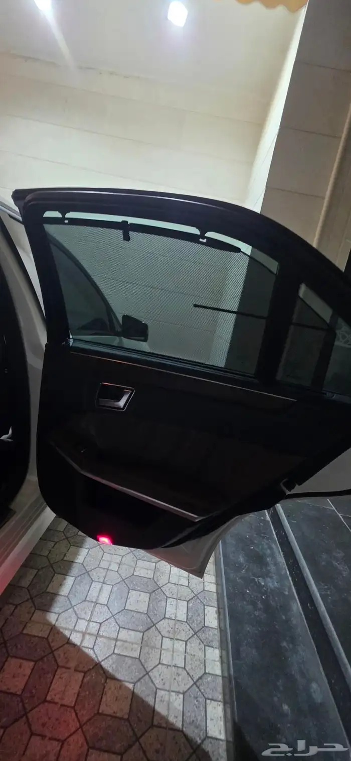 مرسيدس E500 V8 Biturbo 27
