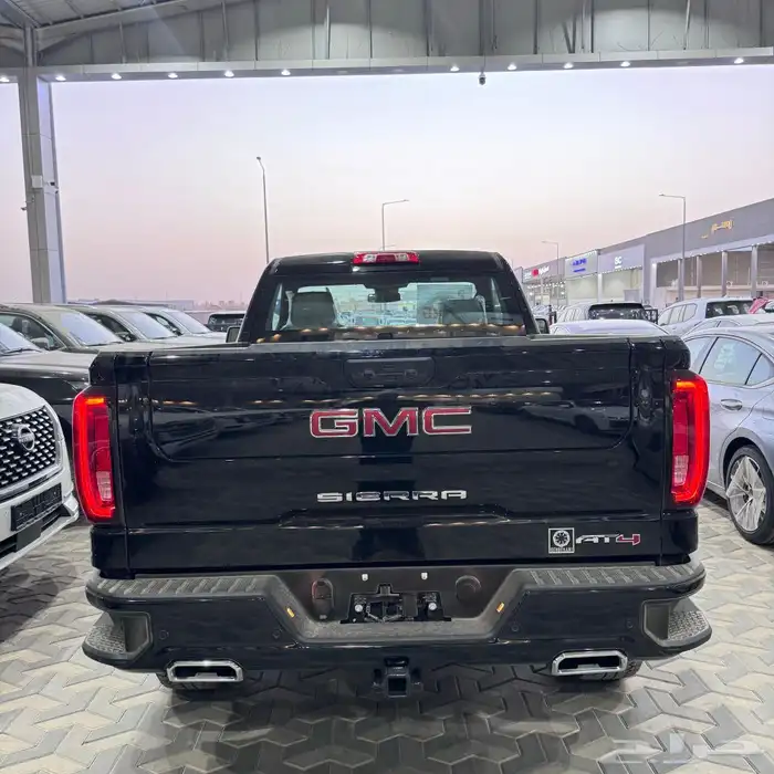 جيمس سييرا At4 2025 بهبهاني اللون الأسود 3