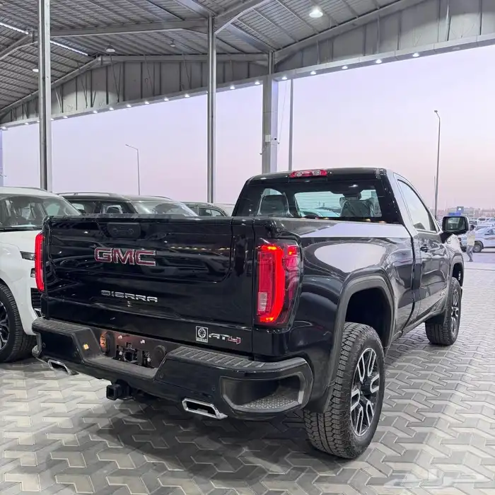 جيمس سييرا At4 2025 بهبهاني اللون الأسود 2