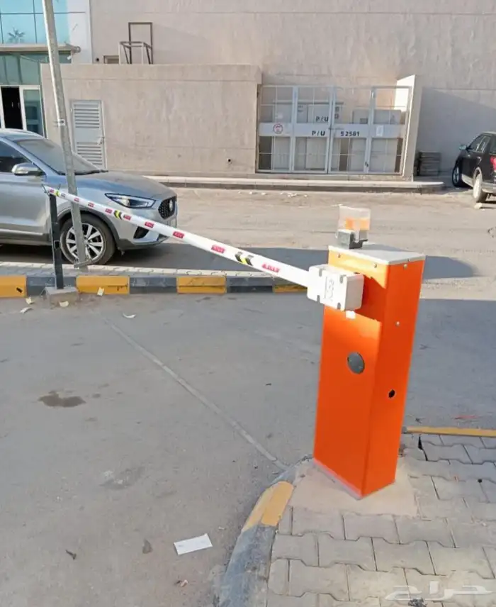 بوابة دخول وخروج السيارات 0