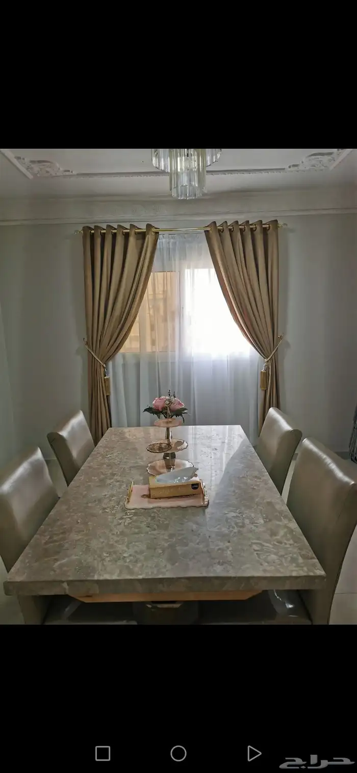 طاولة رخام مع 4 كراسي جلد فخمة جدا 0