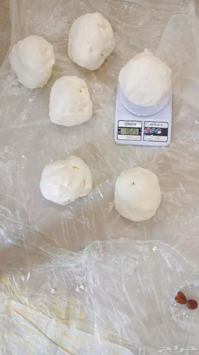 يوجد لدينا زبده بقر وغنم توصيل داخل الرياض على الزبون 6