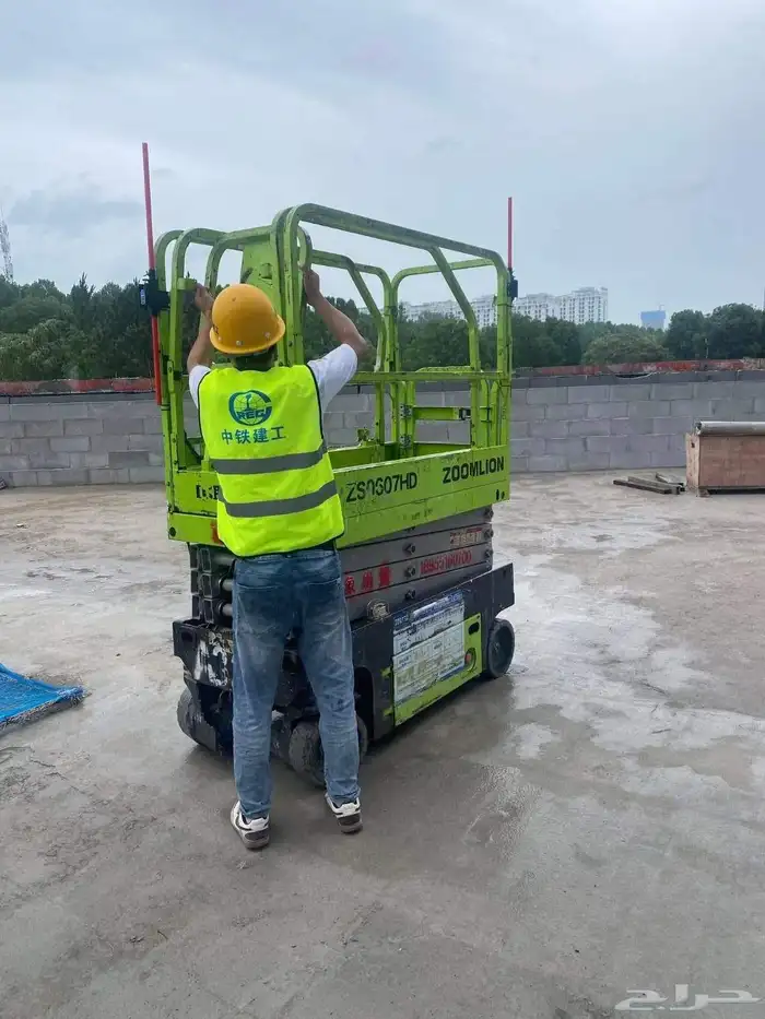 سيزرلفت مانلفت جي سي بي ايجارscissorslfit manlfit for rent 1