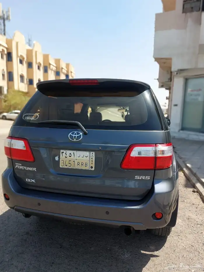 Toyota fortuner model 2010 9