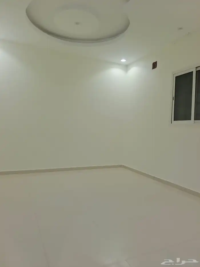 للبيع فيلا درج داخلي وشقتين حره 5
