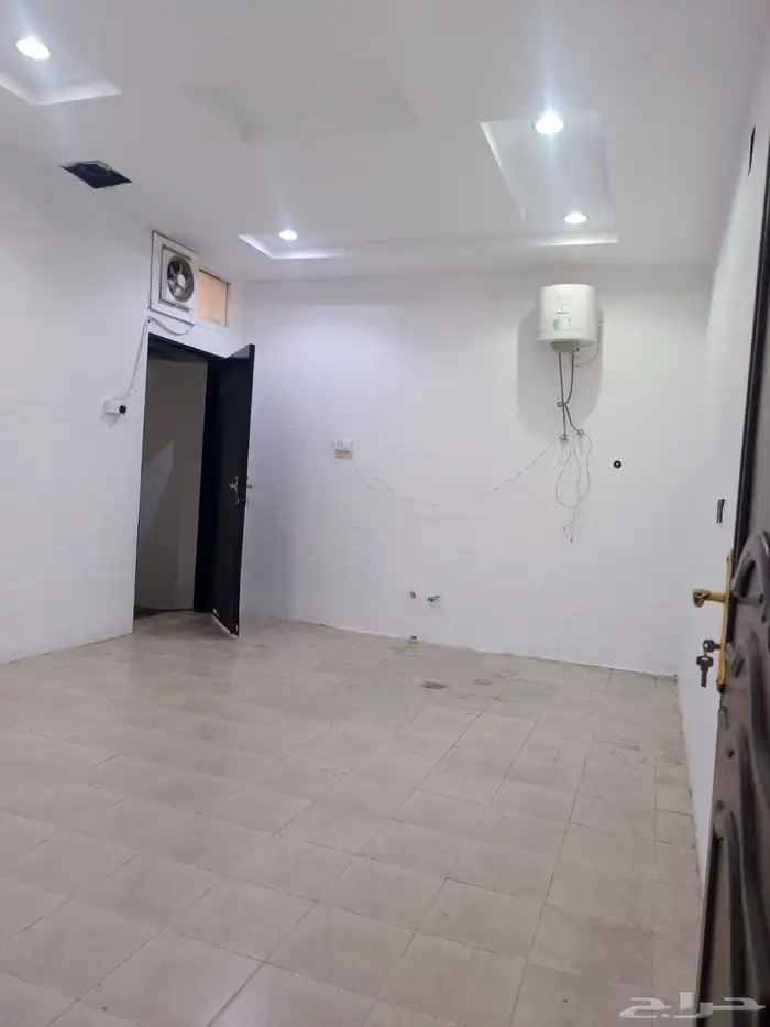 للبيع فيلا درج داخلي وشقتين حره 8