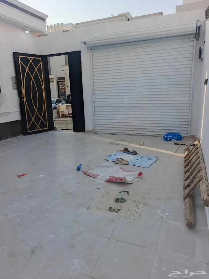 للبيع فيلا درج داخلي وشقتين حره 1