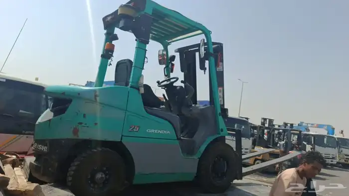 رافعات شوكيه فوركلفت للايجار اليومي والشهري 5