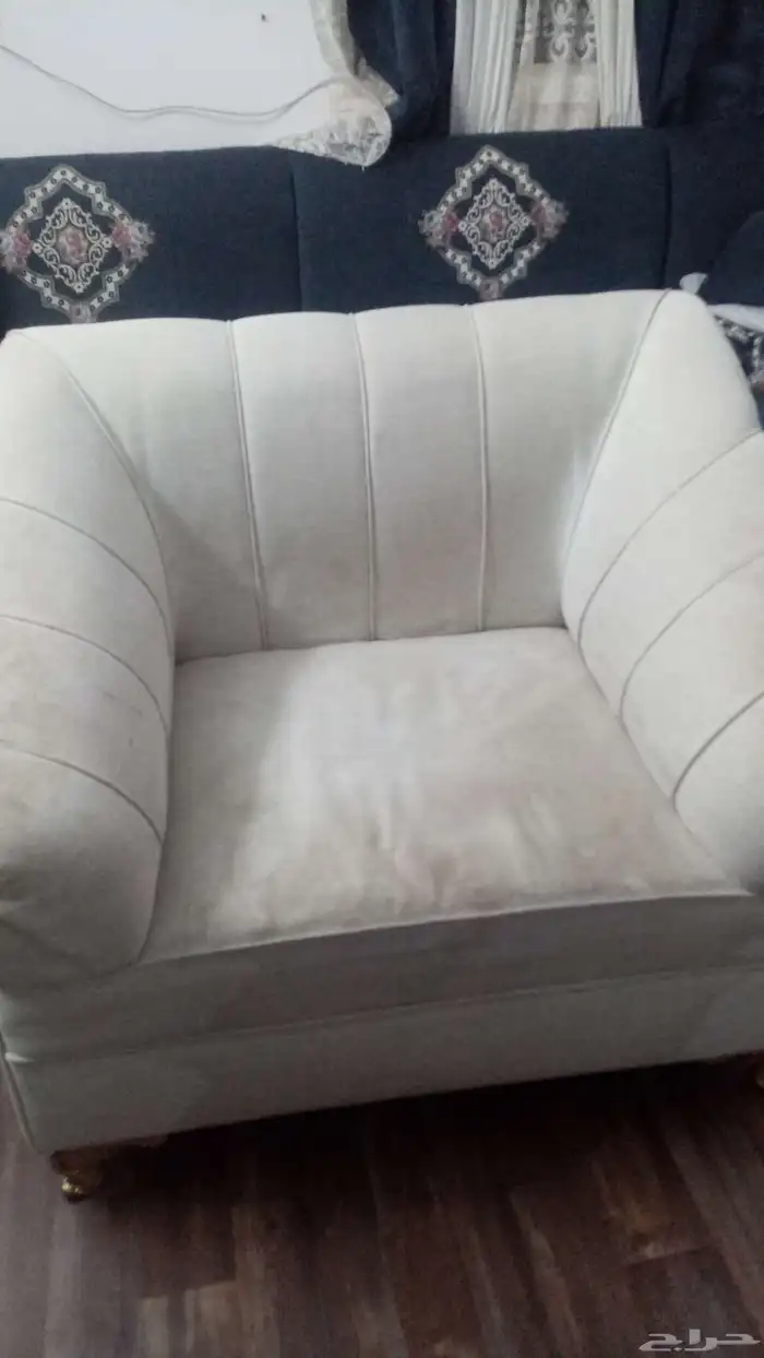 كرسي ابيض نضيف 0