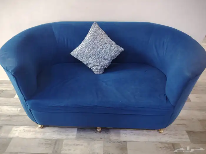 كنب صالة للبيع نظيف بحالة ممتازة 1