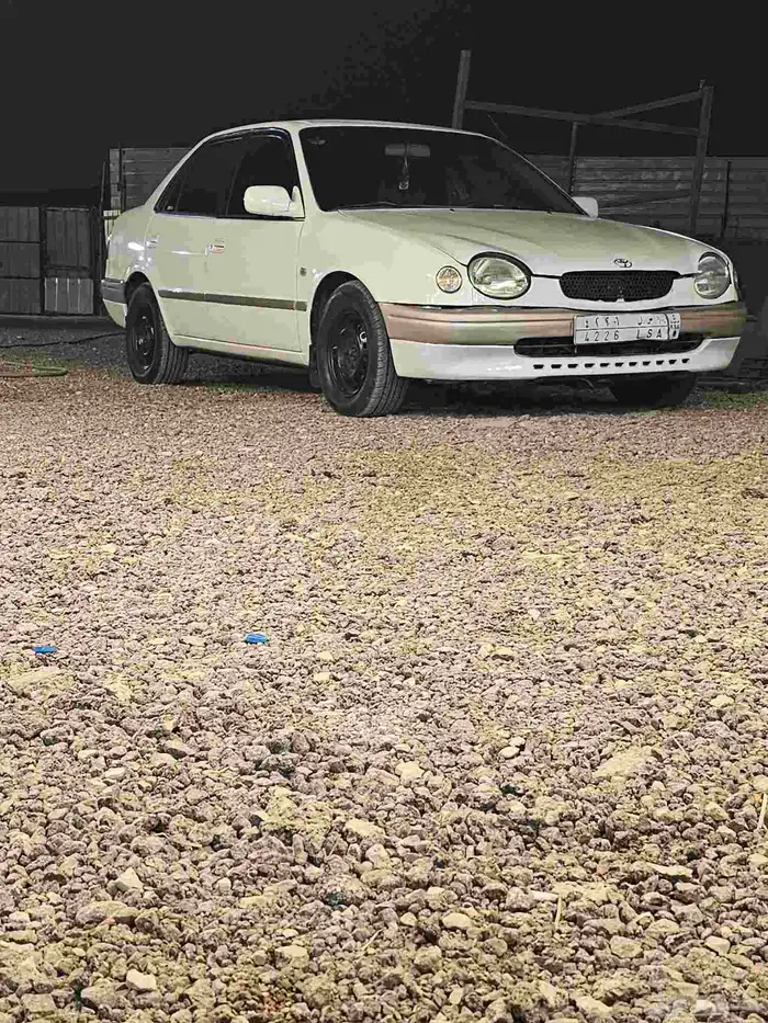 تويوتا كورلا 99 قير عادي مكينة الكبيرة 1800 0