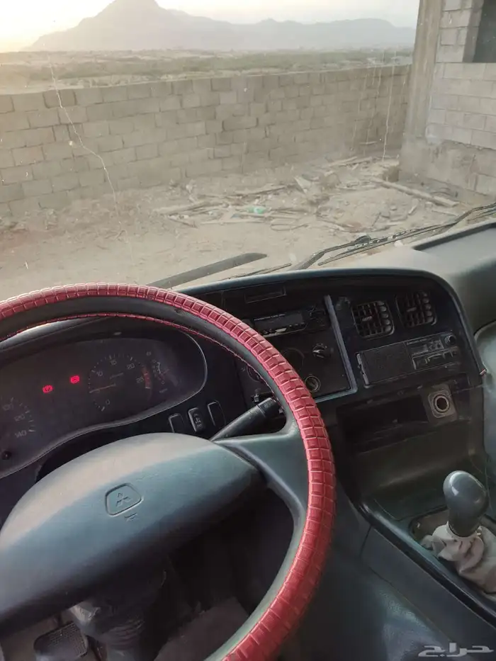 دينا لوري امستوبيشي موديل 2002 0