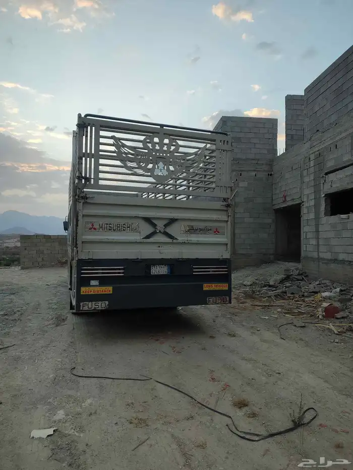 دينا لوري امستوبيشي موديل 2002 5