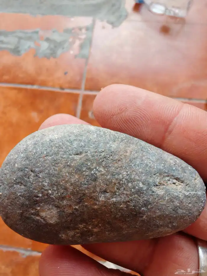 نبغى نعرف ايش نوعيه الحجران 5