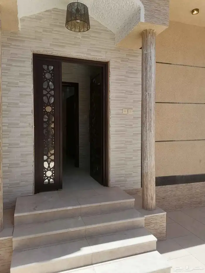 للبيع دور مساحته 310م داخل حد الحرم بمخطط الرانوناء 7