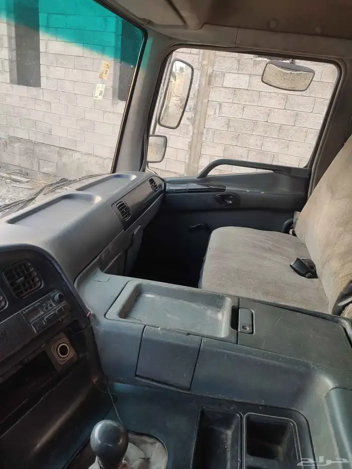 دينا لوري امستوبيشي موديل 2002 1