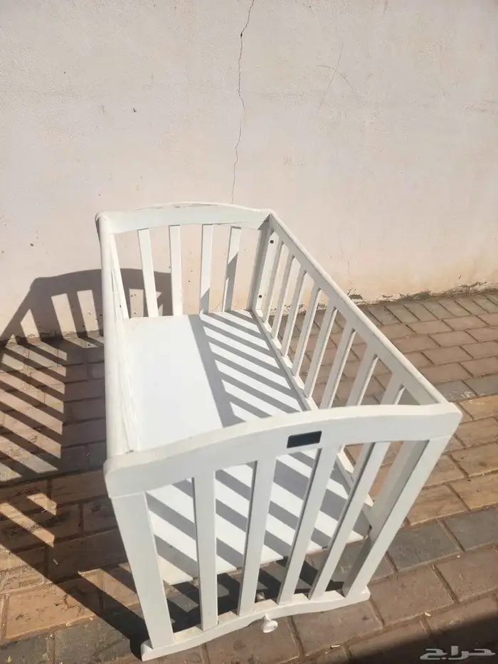سرير اطفال 2