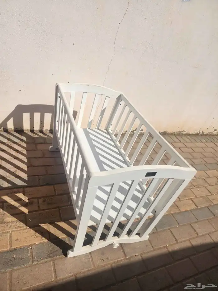 سرير اطفال 1