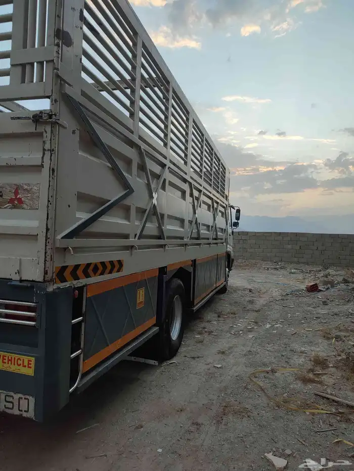 دينا لوري امستوبيشي موديل 2002 3