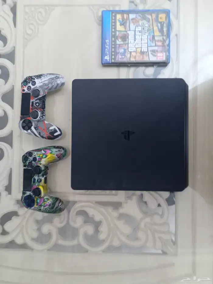 بلاستيشن فور جديد إستعمال شهر  وسبب البيع أحتاج الفلوس 3