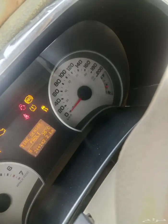 للبيع سيار  فحص جديد استمار  جديد قير م ين  م يف  لو تمام 9