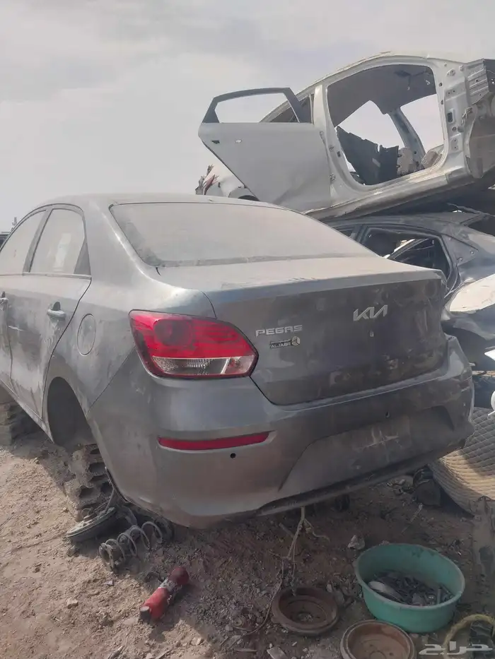 نوفر لك جميع انواع قطع السيارات شعارنا الجودة والامان والصغة 8