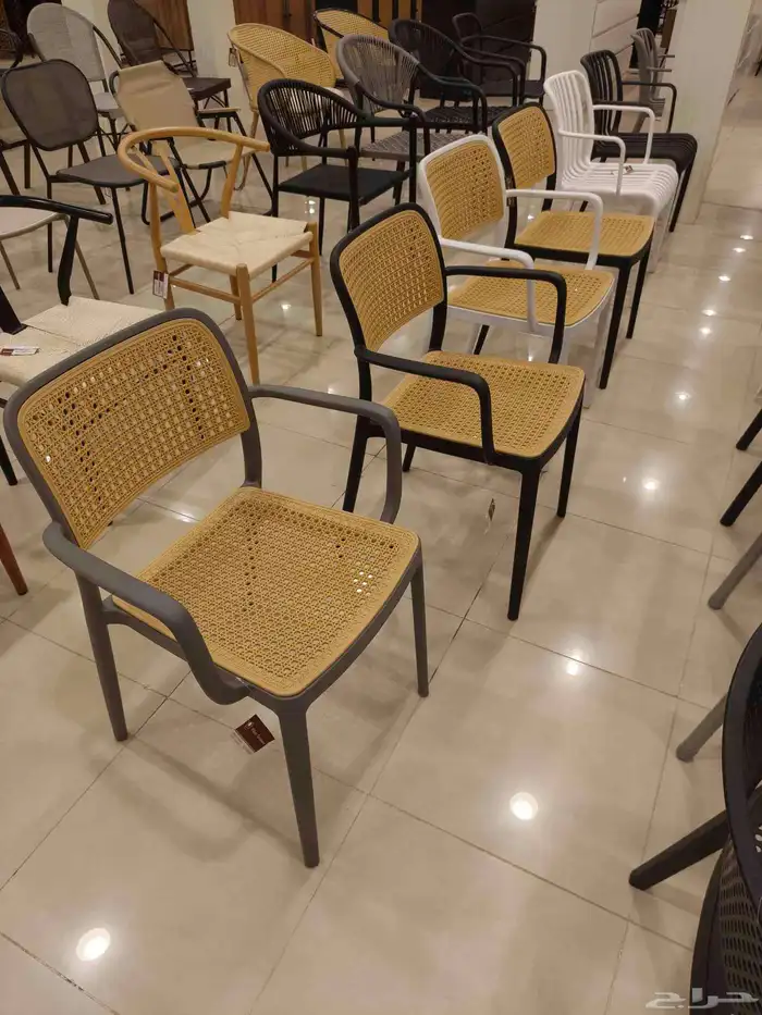 طاولات وكراسي للكافيهات والمطاعم داخلية وخارجية 10