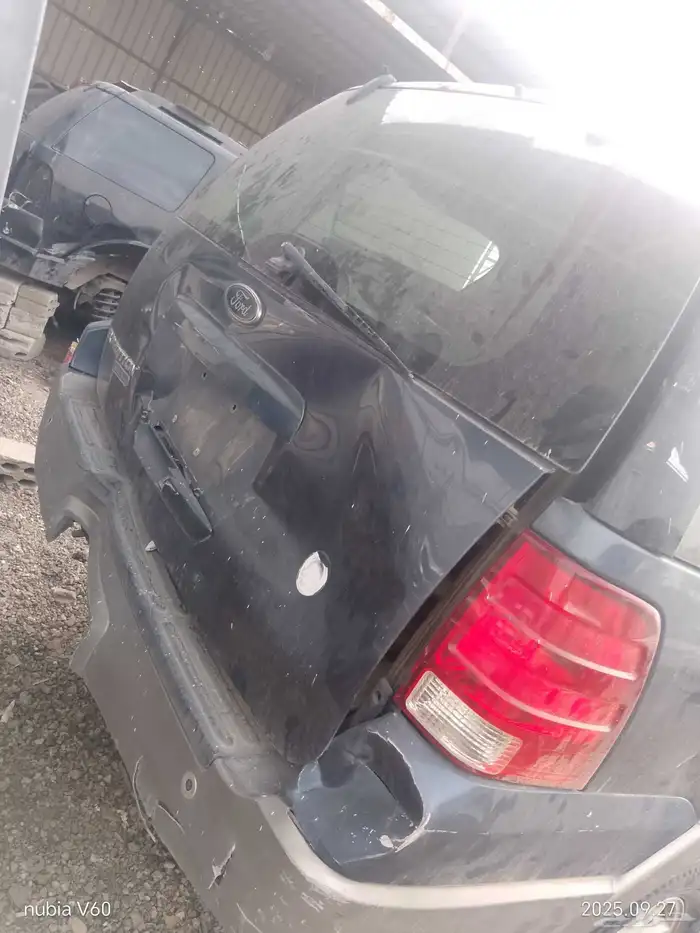 فورد اكسبديشن موديل 2004 3