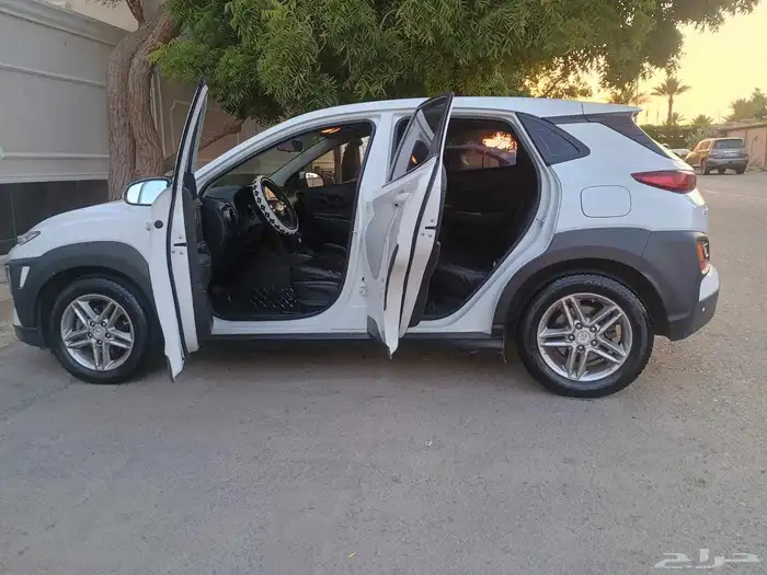 للبيع سيارة هونداي كونا ديزل وأرد من كوريا الممشى 155 4