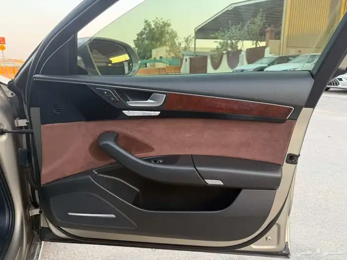 اودي A8L 2012 18