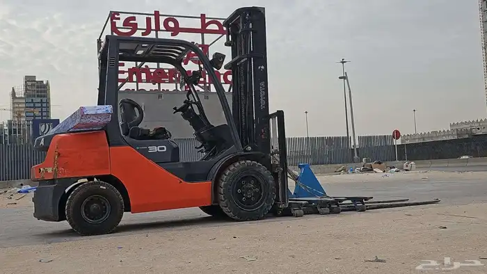 رافعات شوكيه فوركلفت للايجار اليومي والشهري 8