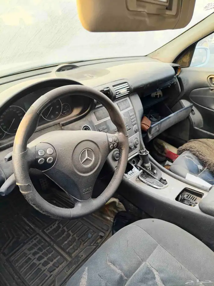 قطع غيار مرسيدسE200 موديل 2005 تشليح 5