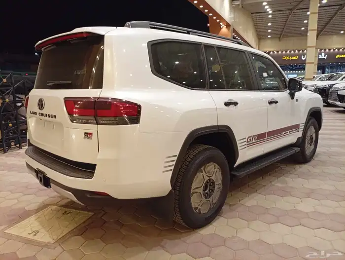 تويوتا لاند كروزر GR سبورت (Toyota Land Cruiser GR Sport). 5