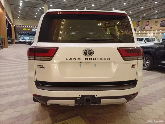 تويوتا لاند كروزر GR سبورت (Toyota Land Cruiser GR Sport). 4