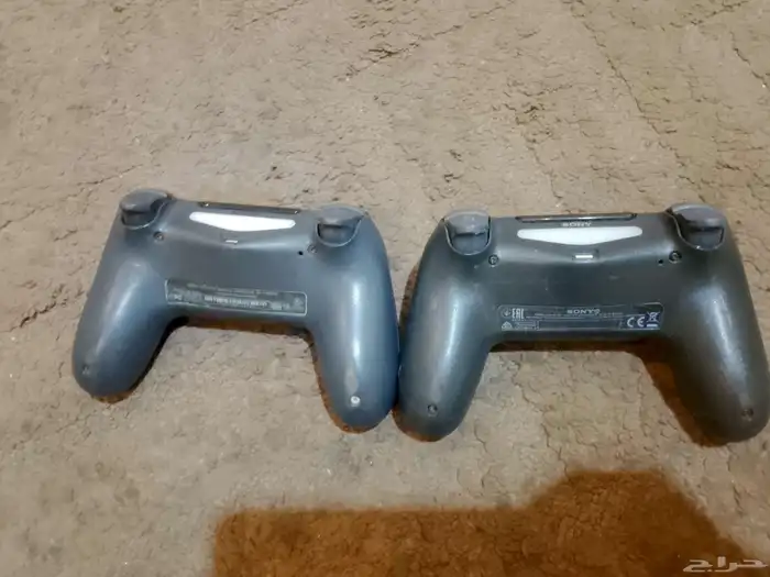 يدين سوني 4 اصليه 1