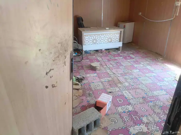 كرفان يتكون من غرفتين وحمام يحتاج له شويت تضبيطات 4