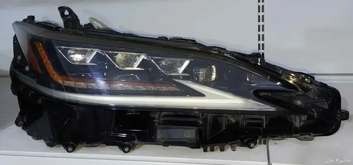 شمعه يمين لكزس ES 2020 2023 0