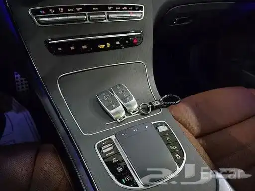 مملوكة لدى العصيمي قيد الشحن مرسيدس GLC200 2020 4